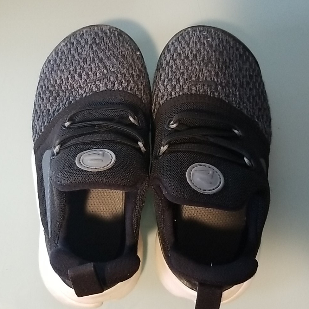 Nike toddler sneakers